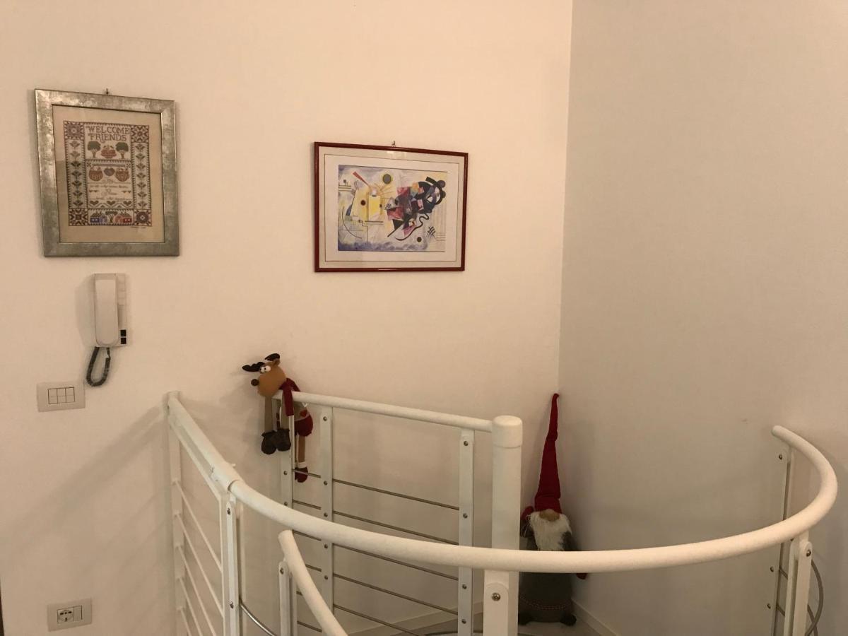 Casa Mary Due - Trilocale Con Giardino Privato A Due Passi Dal Lago 시르미오네 외부 사진