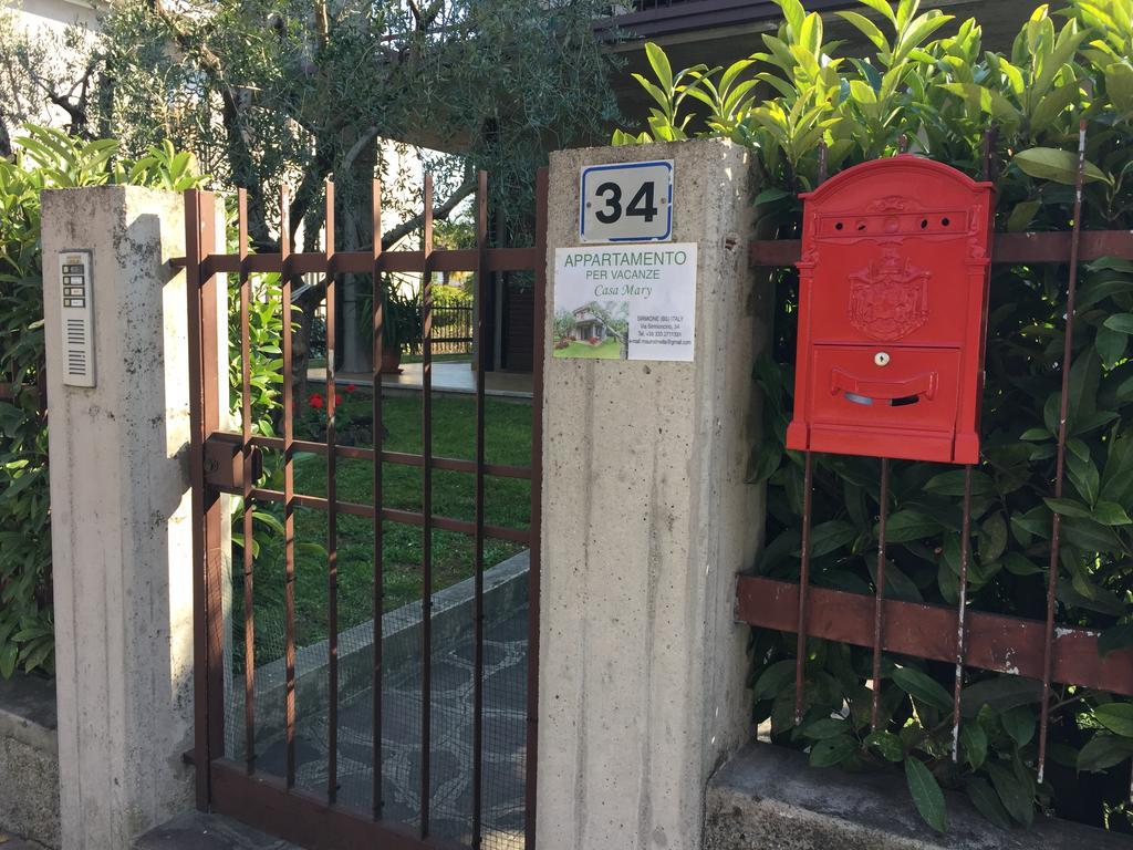 Casa Mary Due - Trilocale Con Giardino Privato A Due Passi Dal Lago 시르미오네 외부 사진