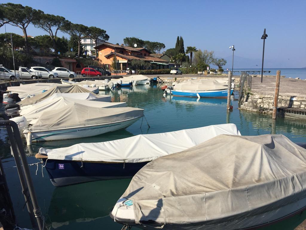 Casa Mary Due - Trilocale Con Giardino Privato A Due Passi Dal Lago 시르미오네 외부 사진