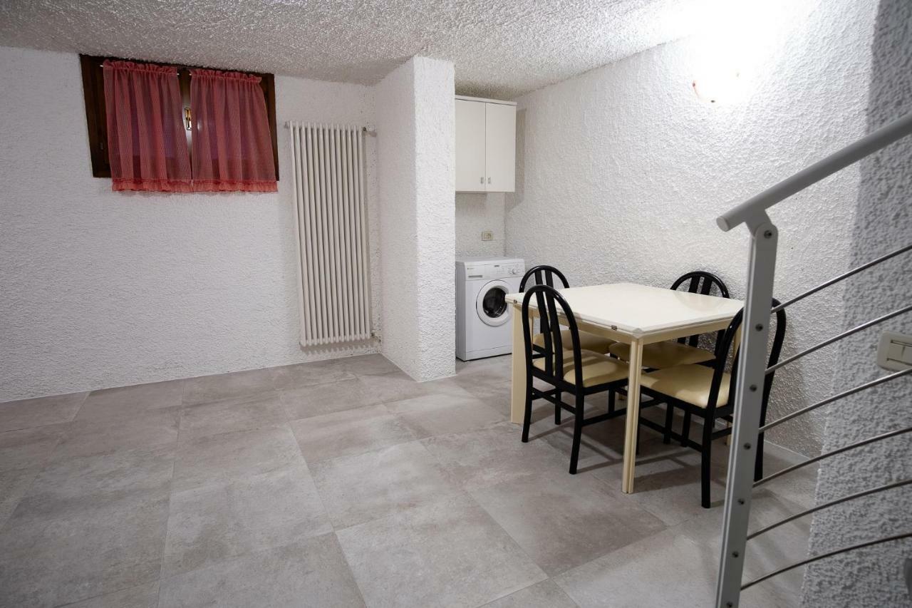 Casa Mary Due - Trilocale Con Giardino Privato A Due Passi Dal Lago 시르미오네 외부 사진