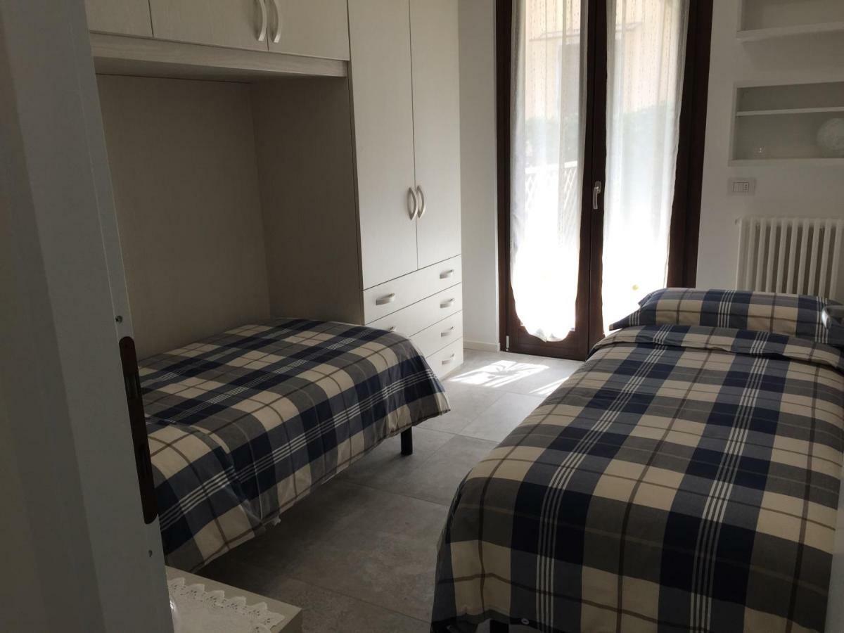 Casa Mary Due - Trilocale Con Giardino Privato A Due Passi Dal Lago 시르미오네 외부 사진